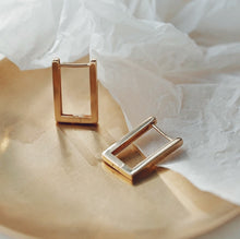 Load image into Gallery viewer, Jacqui large square earrings - 14K Gold filled
