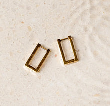 Load image into Gallery viewer, Jacqui large square earrings - 14K Gold filled
